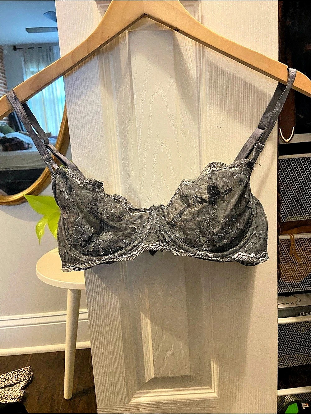 Victoria’s Secret Floral Lace Push-Up Bra 34D/75